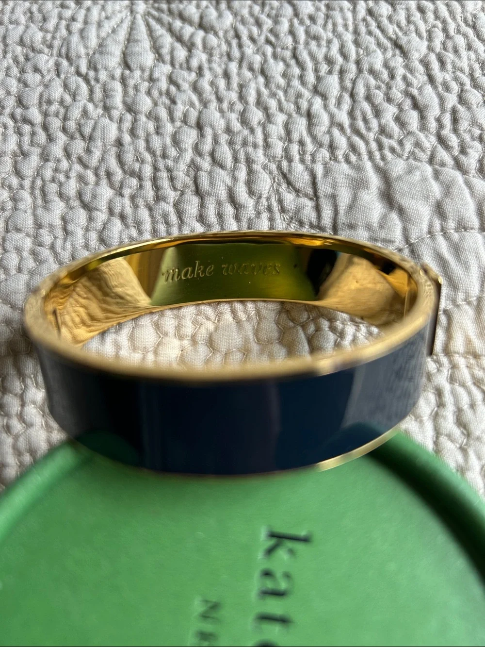 Kate Spade idiom black enamel and gold-tone hinged bangle. “Make Waves” - Picture 5 of 6